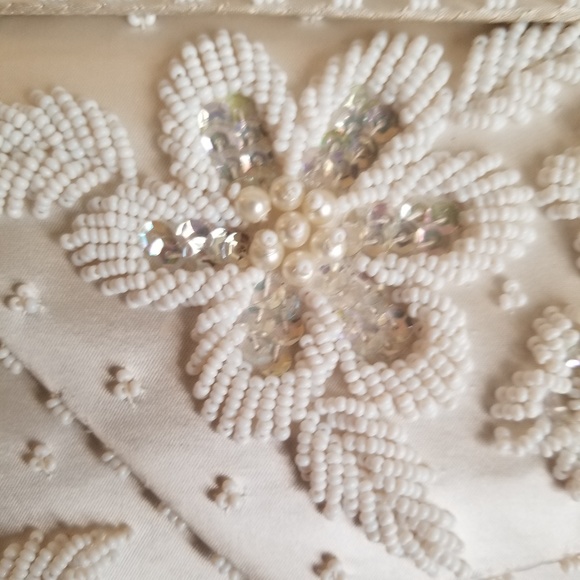 Beautiful Girls' Ivory Beaded Clutch Purse - Picture 3 of 7